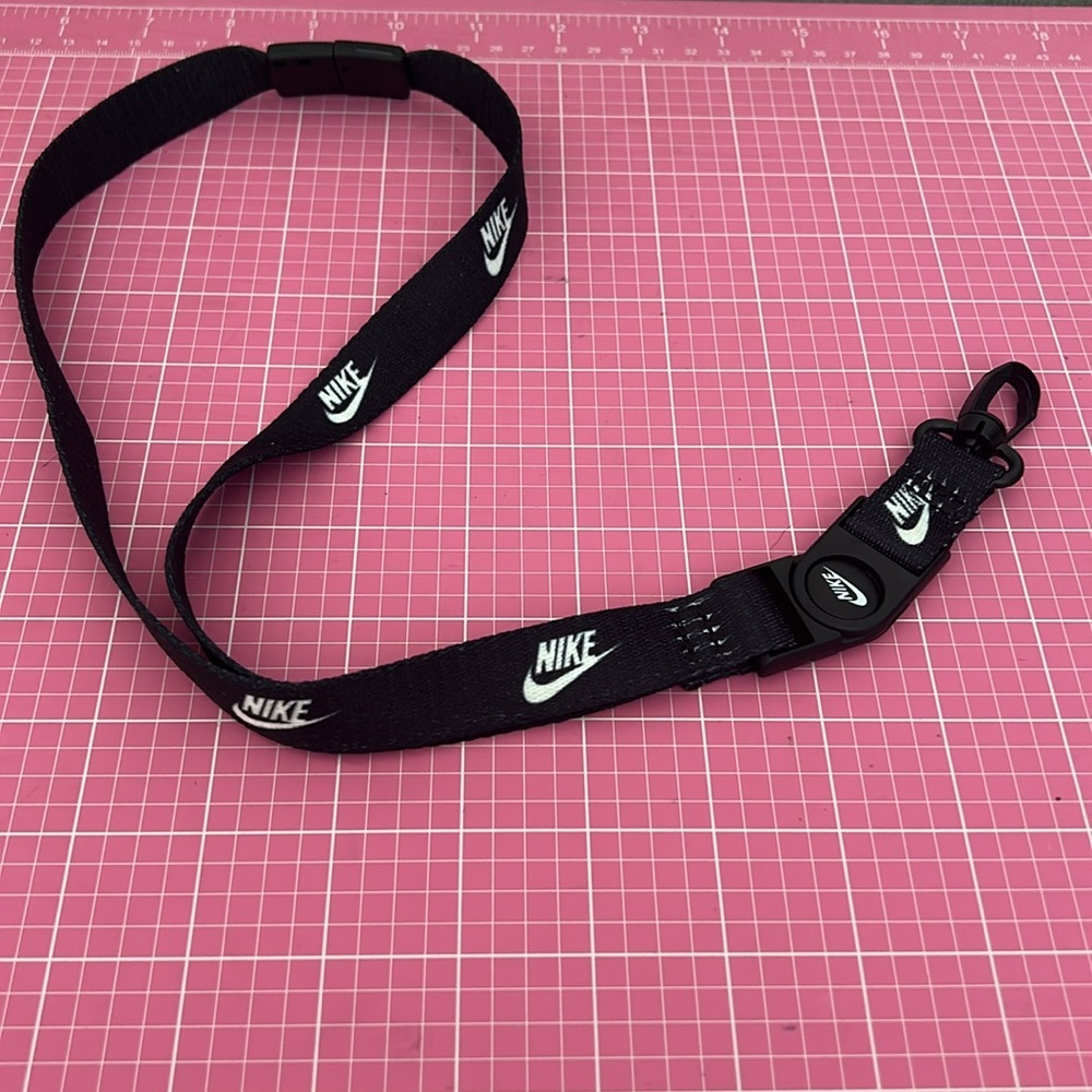 Nike Unisex CLUB Standard Lanyard